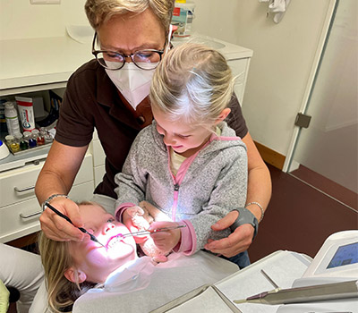 Erste Zahnpflege / Zahnarztbesuch